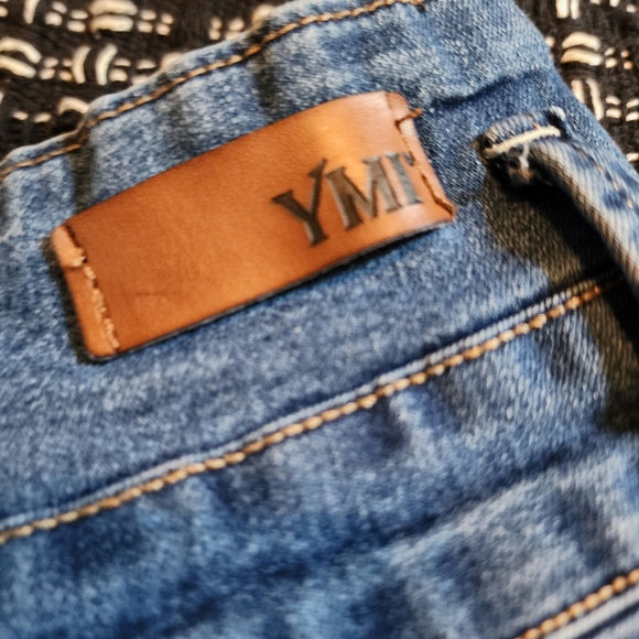 YMI High Rise Jean Shorts Junior's Size 13 - Picture 3 of 8